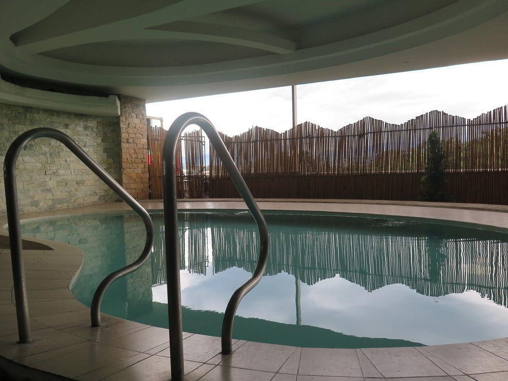 พินนาเคิล โฮเต็ล แอนด์ สวีทส์ Hotel Davao ภายนอก รูปภาพ